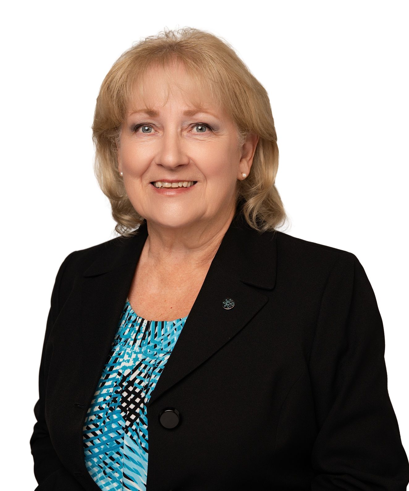 Malinda_Henkel_white_Left_facing_reduced