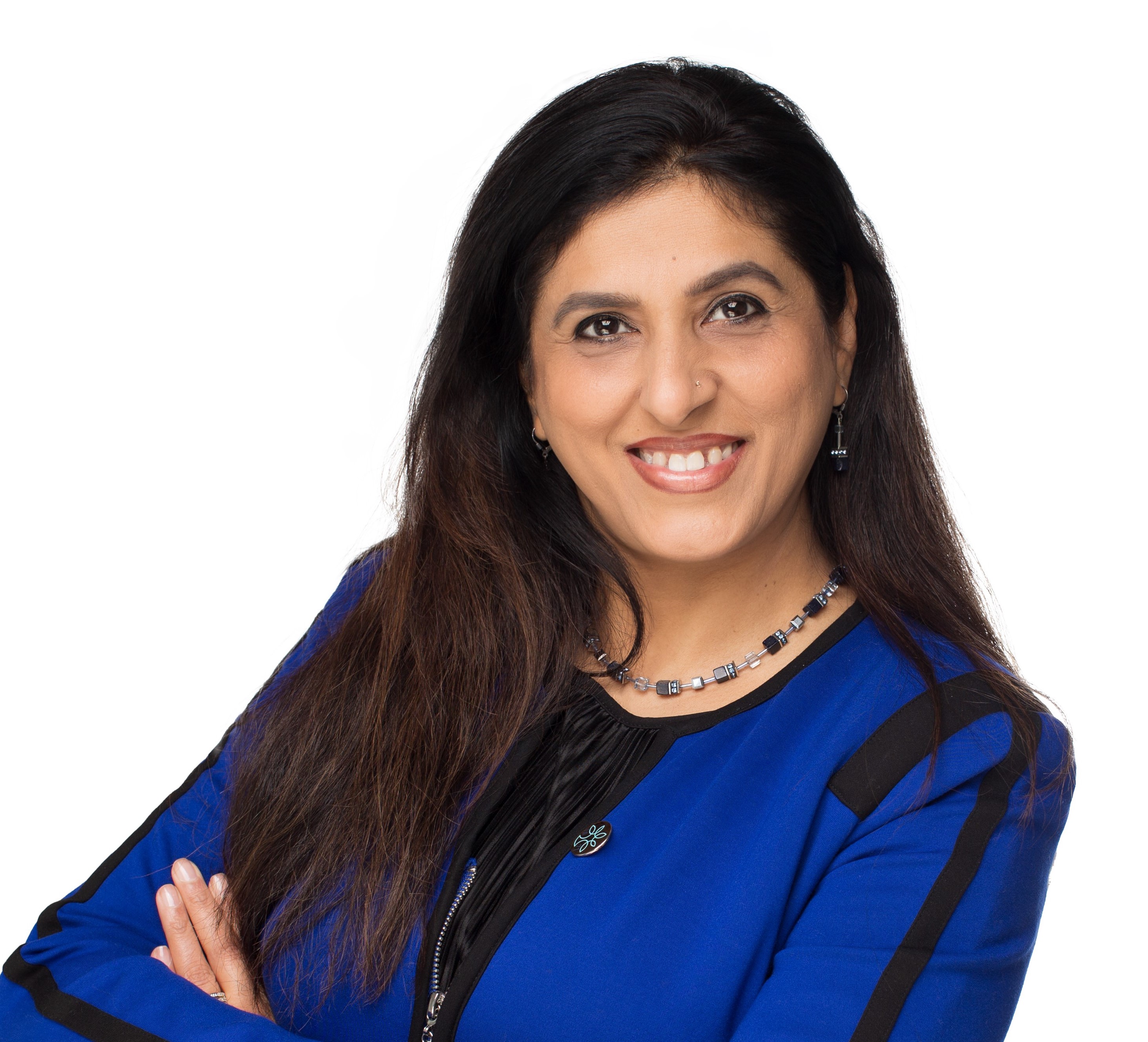 Masuma_Kerawala-WHITE_background-right_pose_cropped