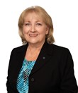 Malinda_Henkel_white_Left_facing_reduced